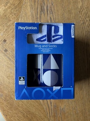 Sony Playstation Geschenkset. Tasse & Socken. Ideal für Secret Santa. Marke Paladone