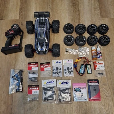 Traxxas E-Revo Brushless 4WD VXL 1:16 RC Truck - With Dual Servo Upgrade - READ - image 1 of 4