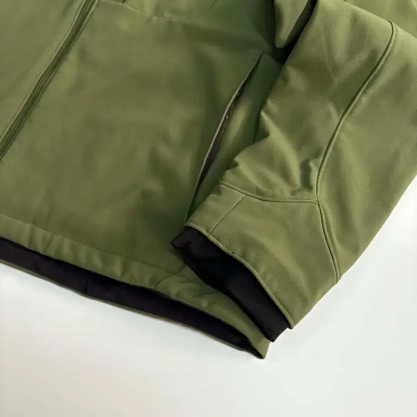 Mountain Hardware Big Size Softshell Jacket, 2XL - image 2