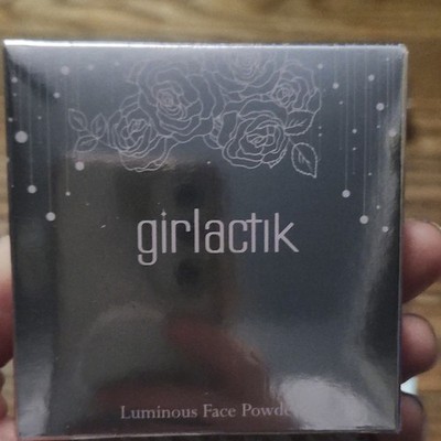 Girlactik Luminous Effect Face Powder Light Shade Pressed Powder 0.32 oz Women