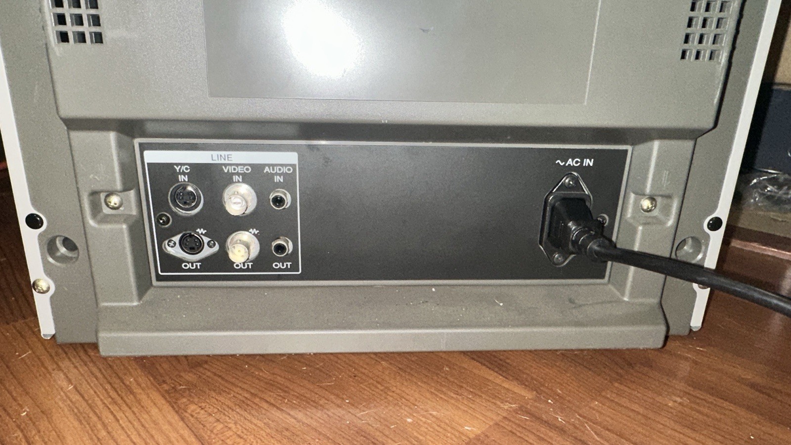 Video Montering Sony SSM-14N5U Trinitron Color Video Monitor Vintage Boxy 1998 Security ...