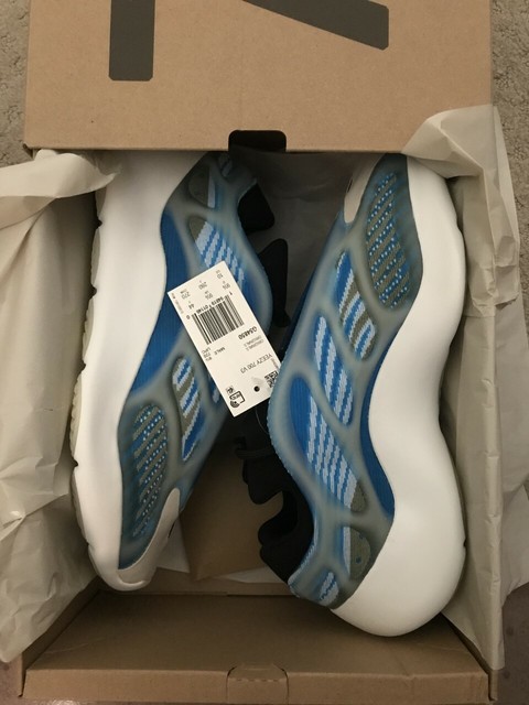 yeezy blue arzareth