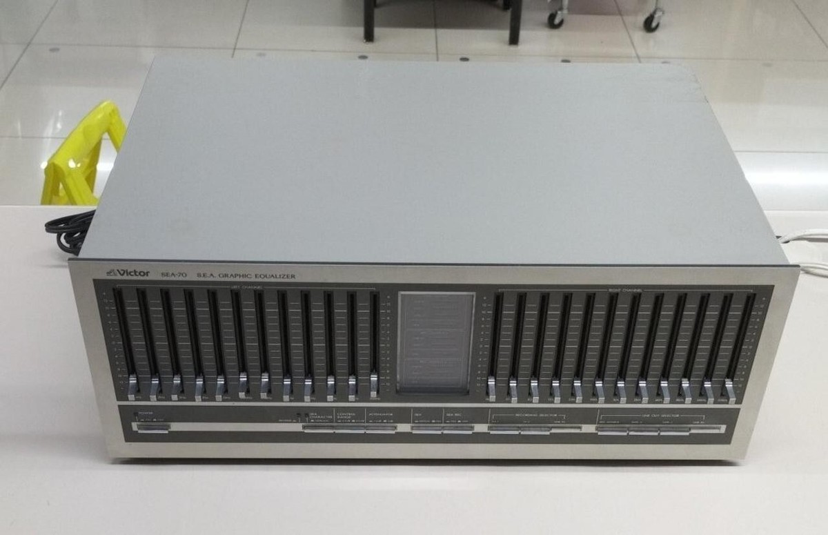 Victor「SEA-80」スペクトル・アナライザー搭載グラフィックイコライザー Victor「SEA-80」スペクトル・アナライザー搭載グラフィックイコライザー