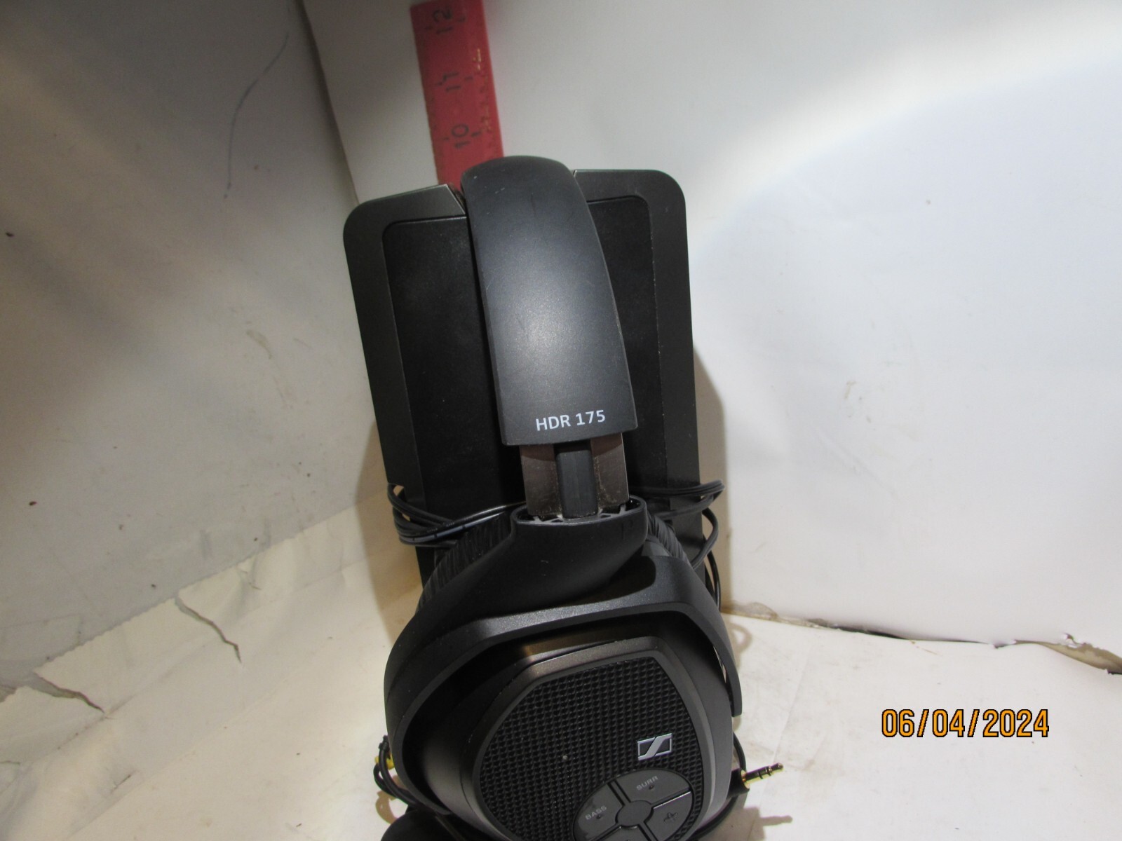 SENNHEISER TR 175 WIRELESS HEADPHONES WORK FINE WITH FRESH BATTERIES