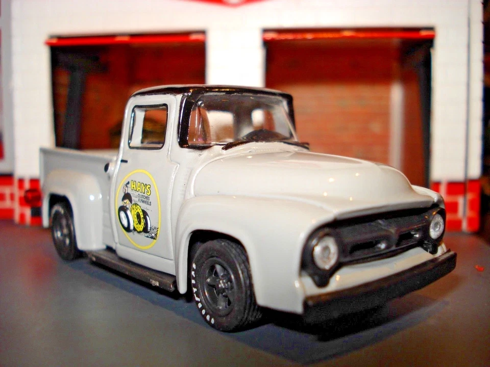 Camión de tienda Ford F-100 1956 56 edición limitada "hays embragues" 1/64 M2 Foto 2 de 4