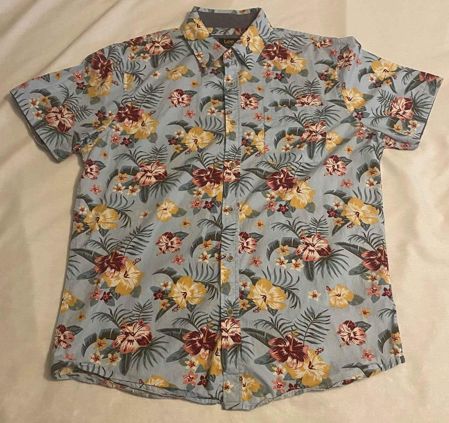 Lee Classic Hawaiian Button Short Sleeve Shirt Large Tropical Hibiscus Flowers