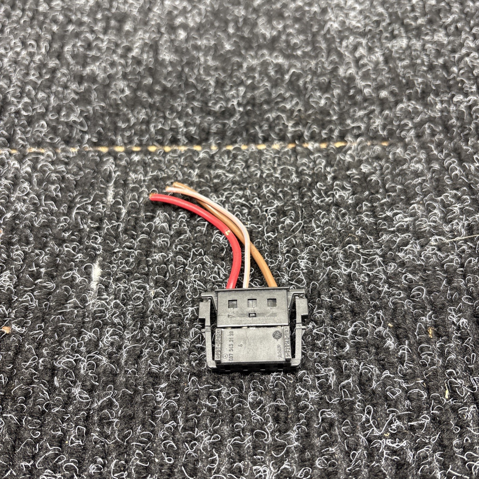 Genuine Mercedes-Benz Wiring Loom Harness Plug Connector A0375453128 Black 4-Pin