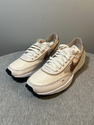 Nike Waffle One ESS Light Soft Pink Athletic Women s Shoe Size 8 FB1298 600