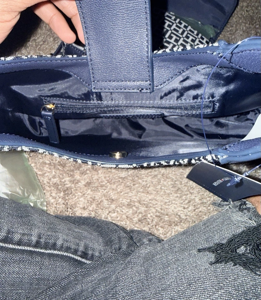 Cartera Tommy Hilfiger para mujer nueva Foto 4 de 4