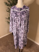 Secret Treasures Velour Night Gown Purple Paisley Comfy Pockets Long Size Medium