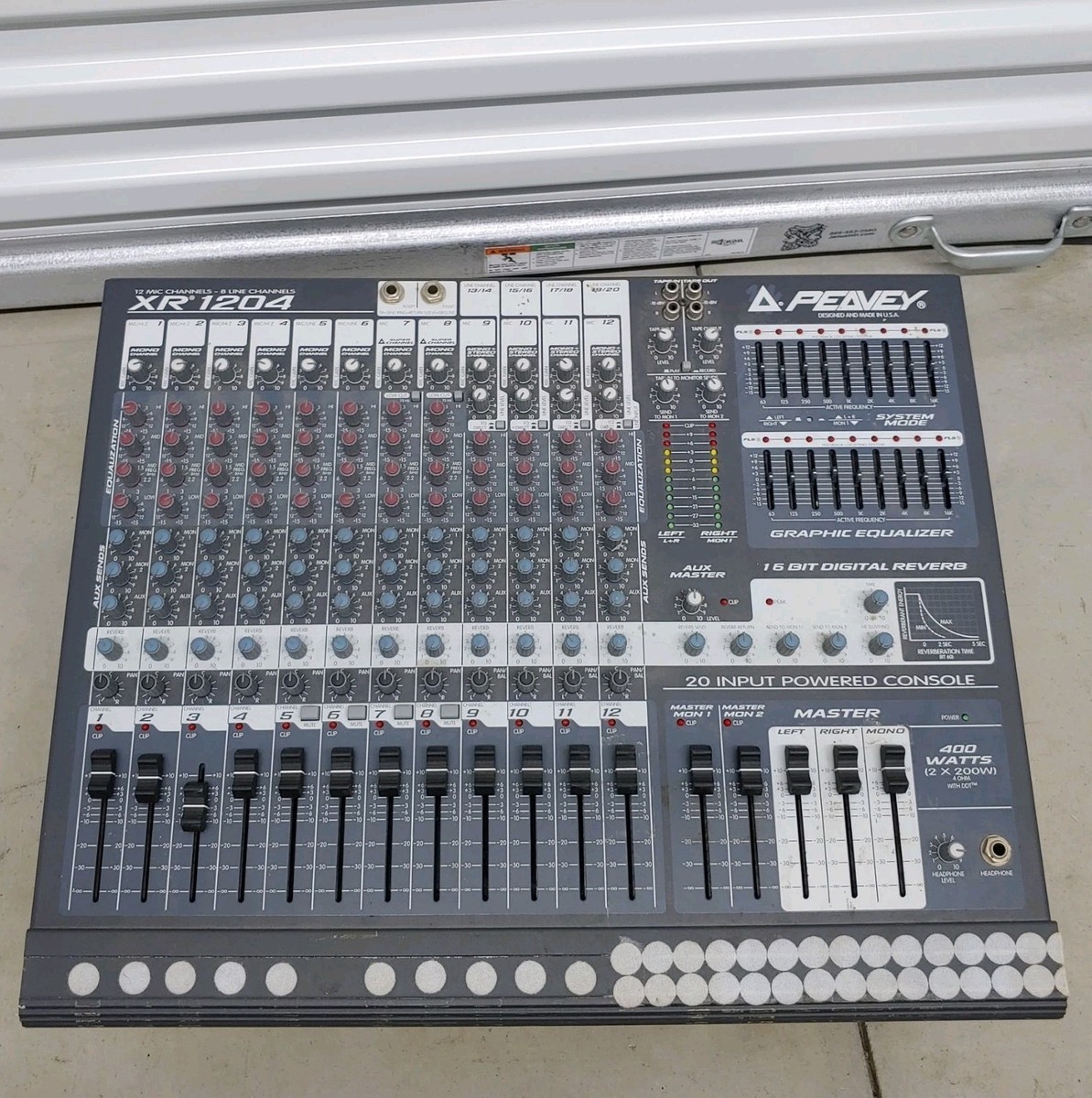 Peavey XR 1204 Powered Sound Reinforcement Mixing Console - 210