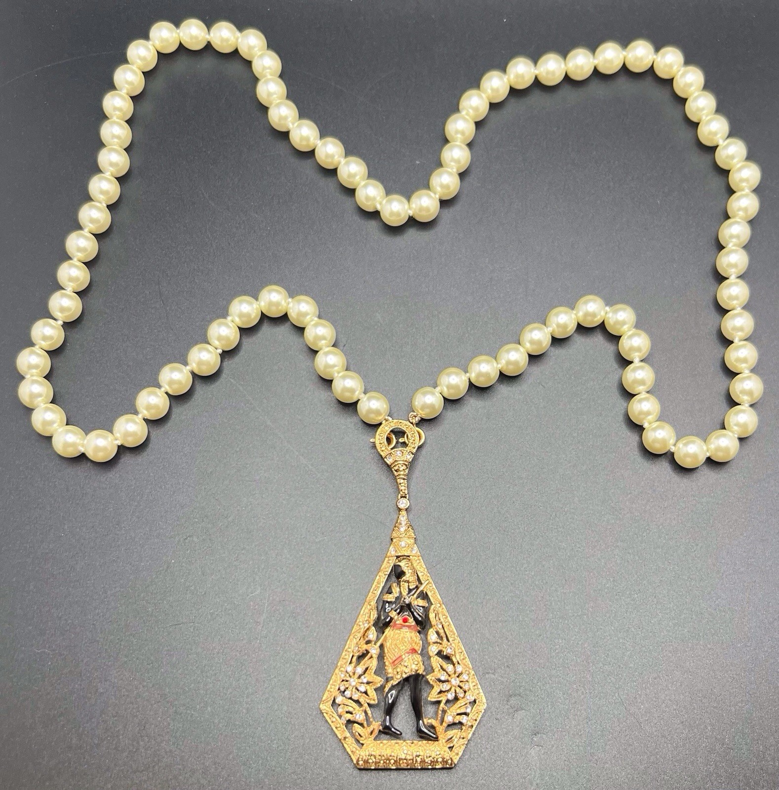 Camrose & Kross JBK Jacqueline Kennedy Egyptian Revival Pendant Necklace Pearls