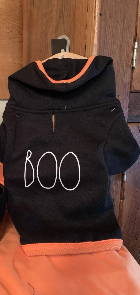 Fantasia de Halloween para Cachorro Camisa “BOO” - Tamanho M (Médio) Rae Dunn - Imagem 3 de 4