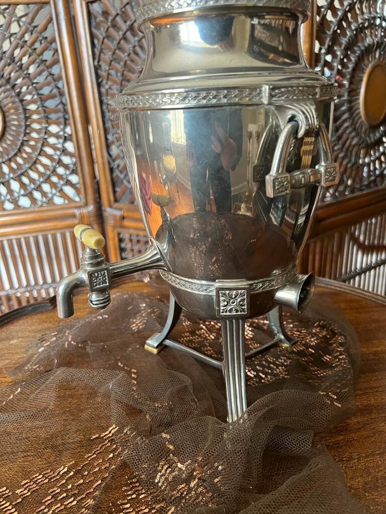Universal Landers Frary and Clark Antique Silver Plate Universal Landers Frary and Clark Antique Silver Plate