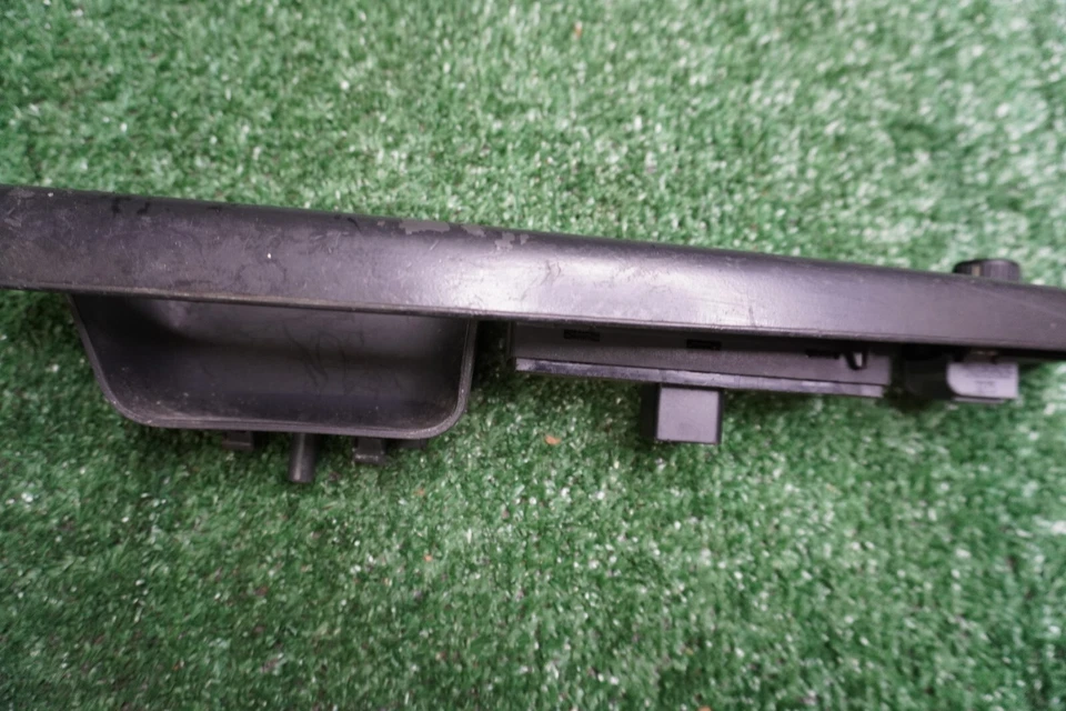 2005 2006 2007 08 09 10 Interruptor de ventana delantera izquierda Volkswagen Jetta OEM 1K4868049B Foto 4 de 4