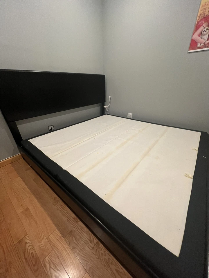 NUEVO - Marco de cabecero negro tamaño king, base ajustable, sin usar, como nuevo Foto 4 de 4