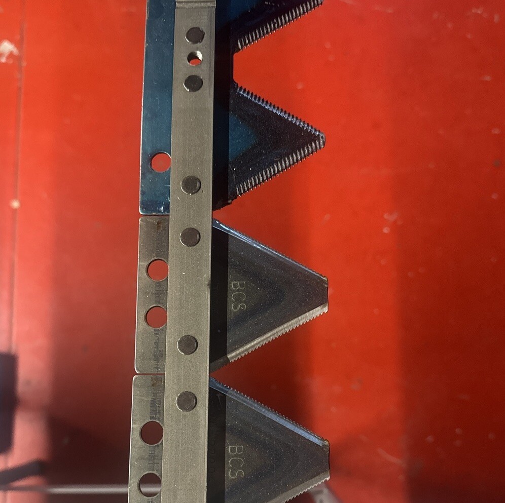 Lama Denti Per Falciatrice Barra Falciante Gaspardo FB940 FB925 12 Denti 175cm E - 10