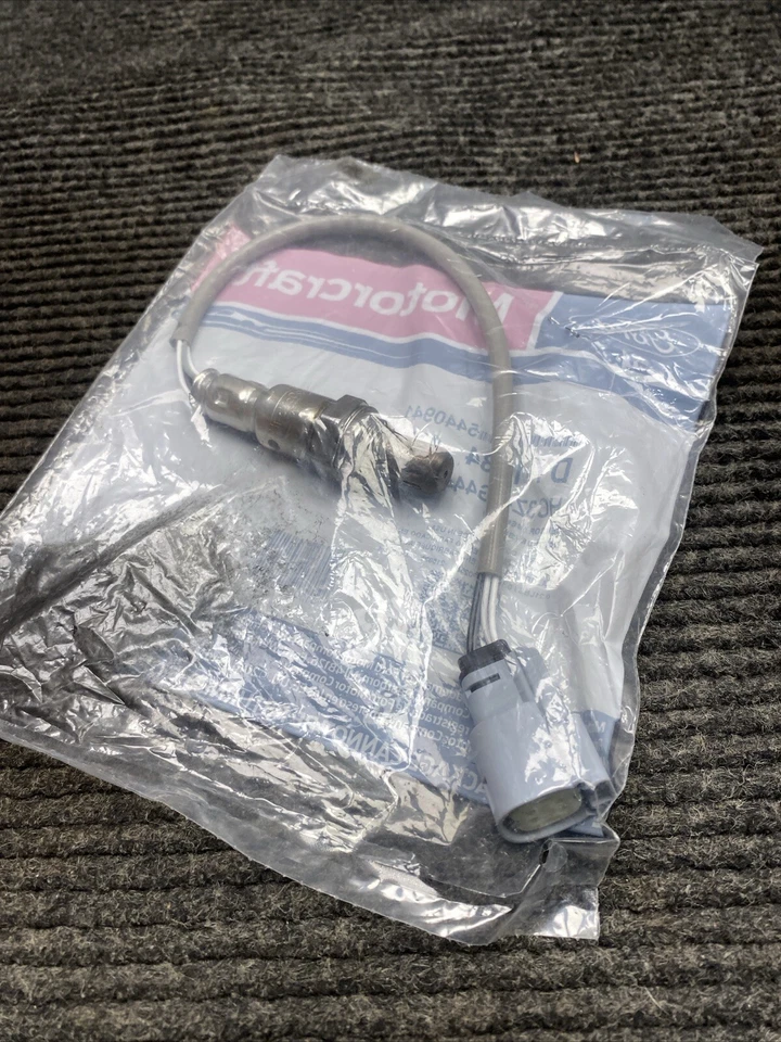 Componentes de emisión Ford OEM 05-19 E-350 Super Duty-Lwr oxígeno Snsr HC3Z-9G444-B Foto 2 de 4