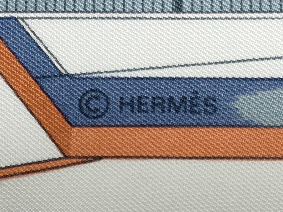 HERMES カレ90 シルクスカーフloic dubigeon Hermes Carré 90 Scarf LOIC DUBIGEON Multi color Silk W/Box