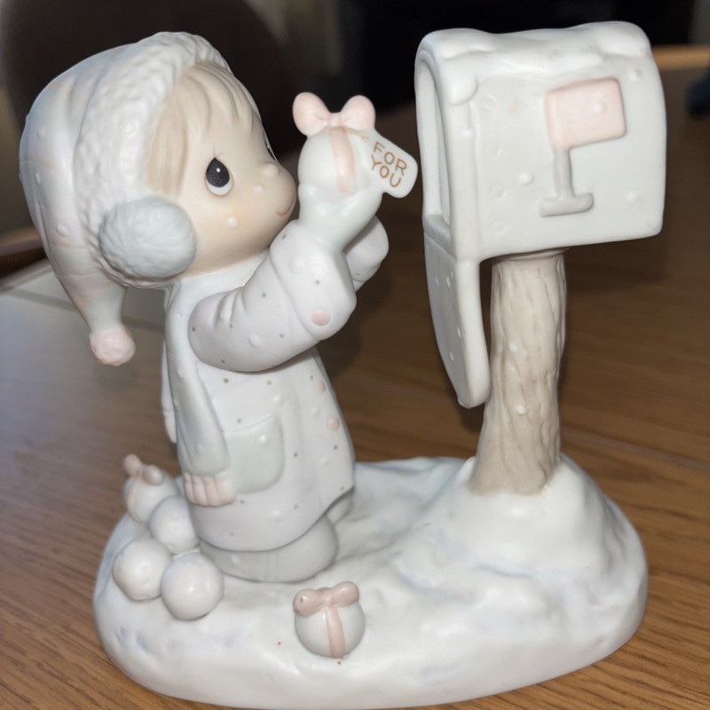 Precious Moments Figurine 1984 I'm Sending You  A White Christmas E 2829