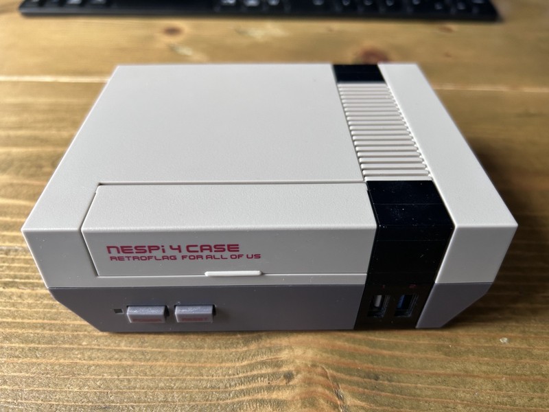 Retroflag Pi 4 Case NESPi 4 Housing Shell + SSD Case + Cooling fan
