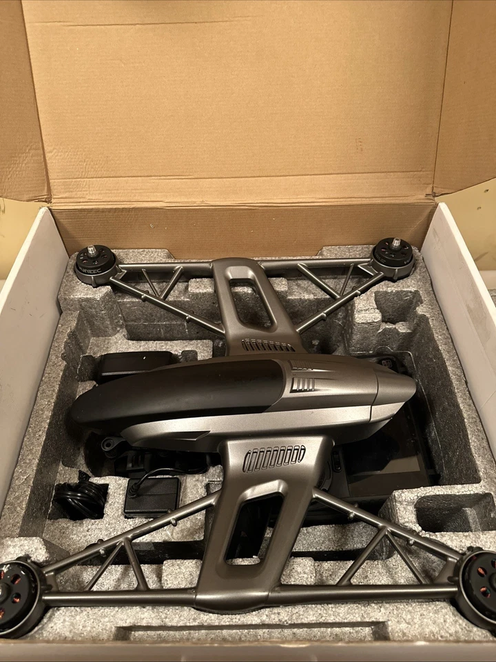 Yuneec Typhoon G, Does Not Come With A Battery Or The Steady Grip. - Image 3 of 4