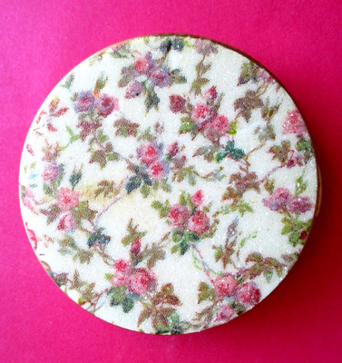 Vintage Compact 2.75'' ''Sugar'' Coated Finish Pink Flowers Never Used No Powder