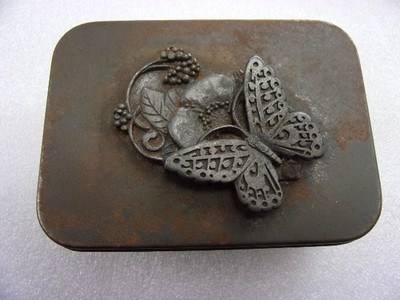 vintage 1975 Metze trinket box butterfly