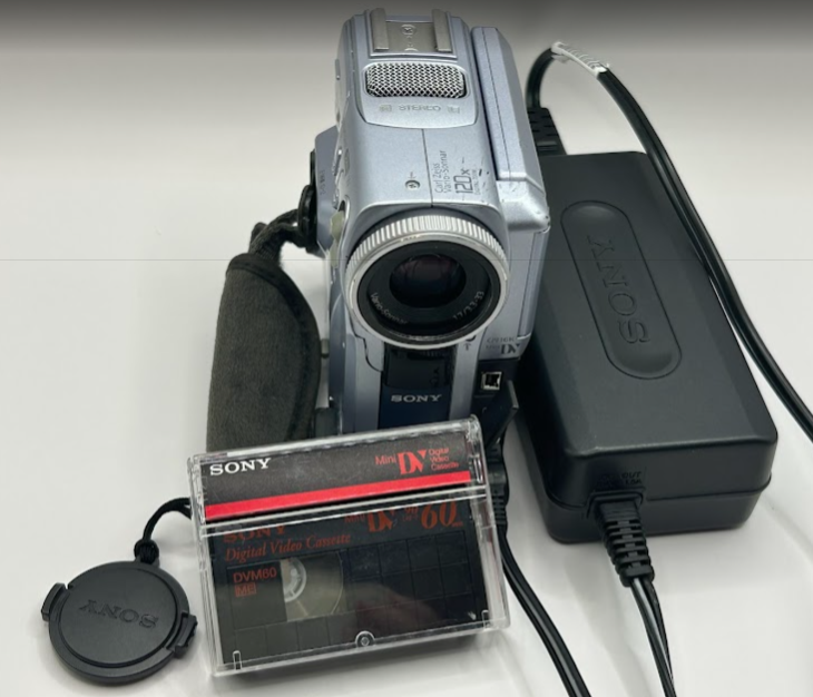 Sony Handycam DCR-PC9 Mini DV Camcorder  Power Adapter & Tape