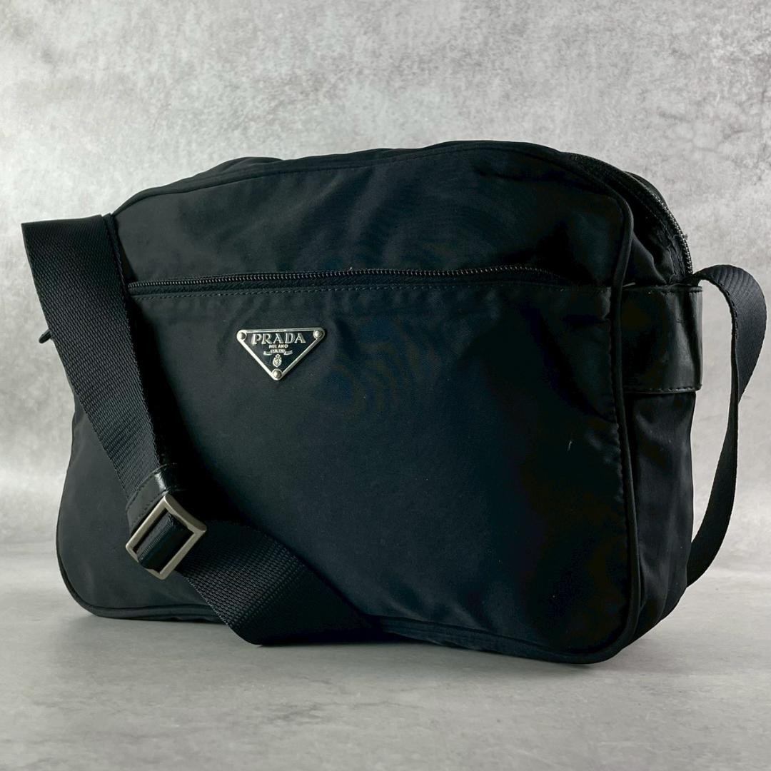 Excellent Condition PRADA Shoulder Bag Camera Bag Triangle Logo Tessuto Nero Nyl