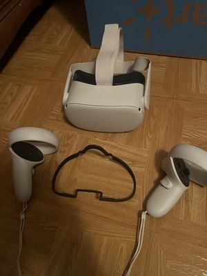 Meta Quest 2 White Plastic Standalone VR Headset with Controllers and Accessory