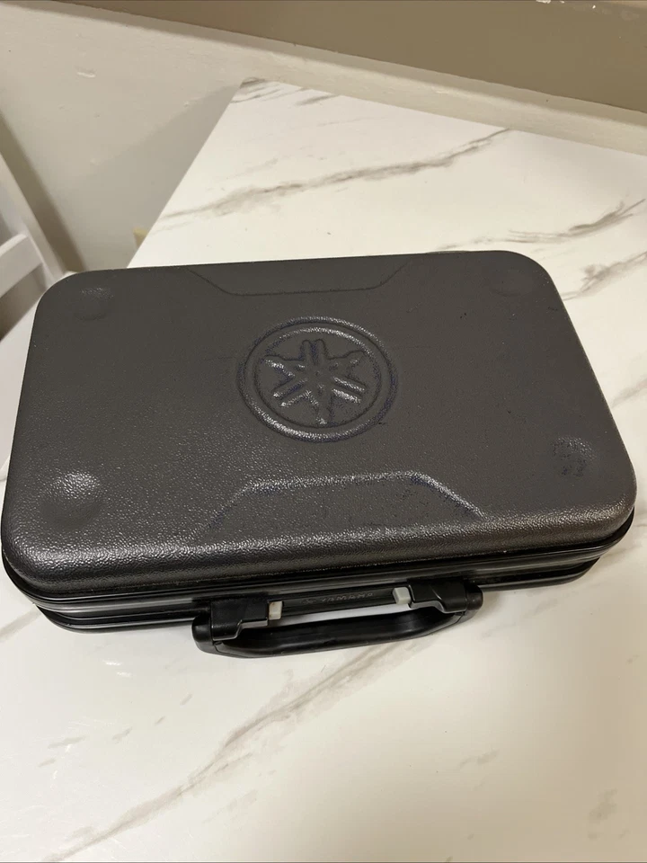 Clarinete Yamaha YCL 24ii con estuche de Japón Foto 2 de 2