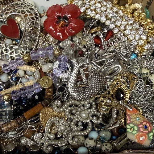 Vintage & Modern Some Signed Costume Jewelry Lot Full Small Priority Box # 85