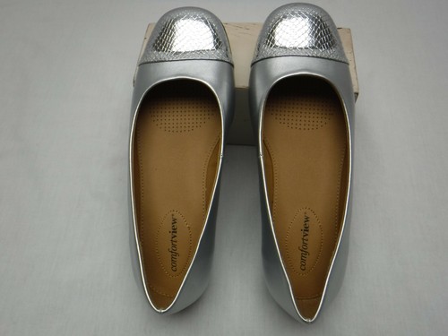 Comfortview Womens Size 7 Wide Silver Flats with Snakeskin Look Toe - Picture 2 of 9