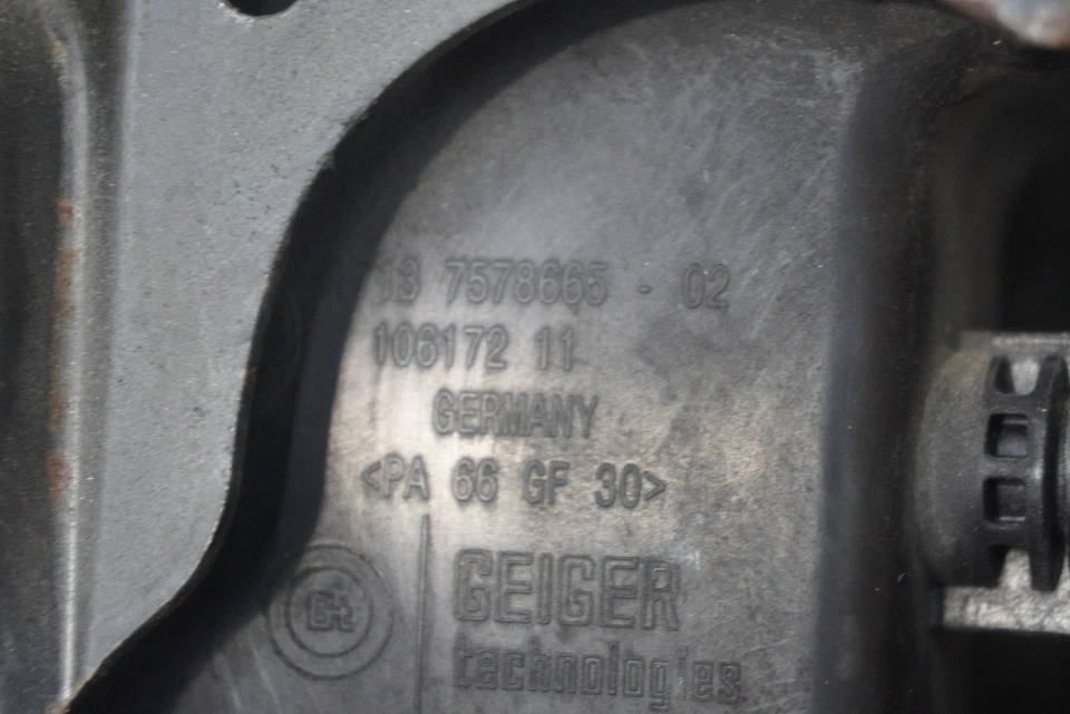 Intercooler Coolant Expansion Tank Reservoir 17137578665 BMW 760Li F02 2010-13 - Image 4 of 4