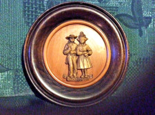 Assiette - Bois - Vintage  -  Paysans Poitou Vendée. - avec crochet