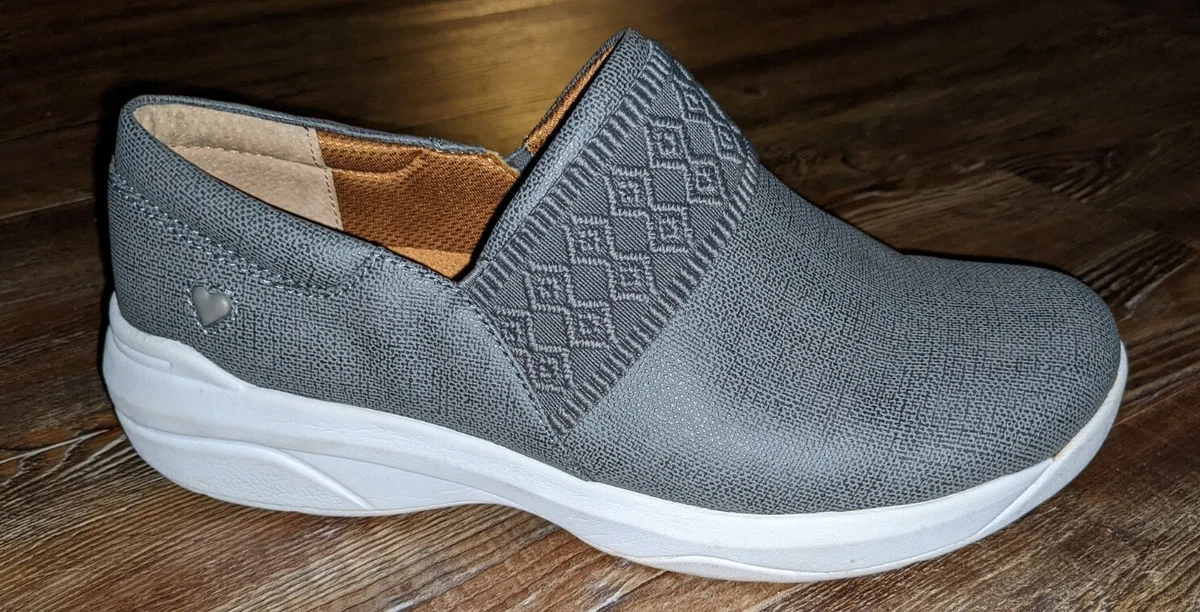 Nurse Mates Cally womens grey slip on shoes clogs size 9