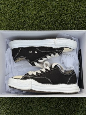 Maison Mihara Yasuhiro Men s Black/White Canvas Lace-Up Low Top Sneakers 8.5