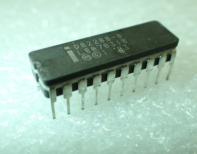 D82288-8 INTEL IC Controller Bus KERAMIK 20PIN UK LAGER VINTAGE 80ER KOMPONENTE