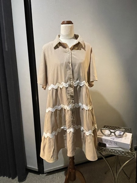 MYLK Beige Solid Shirt Dress Button Front Collared 3/4 Sleeve Midi 10