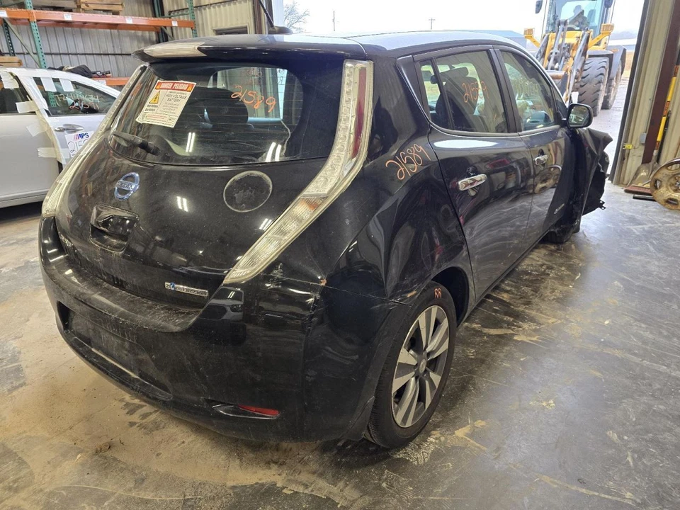 15 - 15 NISSAN LEAF Engine Brain Box E824035 Foto 4 de 4