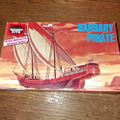 Life-Like Hobby Kits B312-90 Barbary Pirate Felucca plastic model kit Vintage 6''