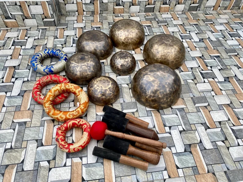 Full Moon 7-Metal Chakra Singing Bowl Set (6"–11") Handmade in Nepal - Photo 2/4