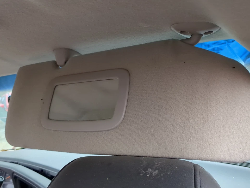 Espejo parasol derecho para pasajero camioneta GMC Sierra 1500 UC1TC Foto 3 de 4