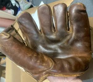 Frank Gustine MacGregor-Goldsmith Split Finger Glove