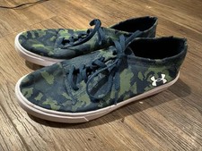 Under Armour Boys Camo Blue/Green Shoes Sz 6.5 EUC