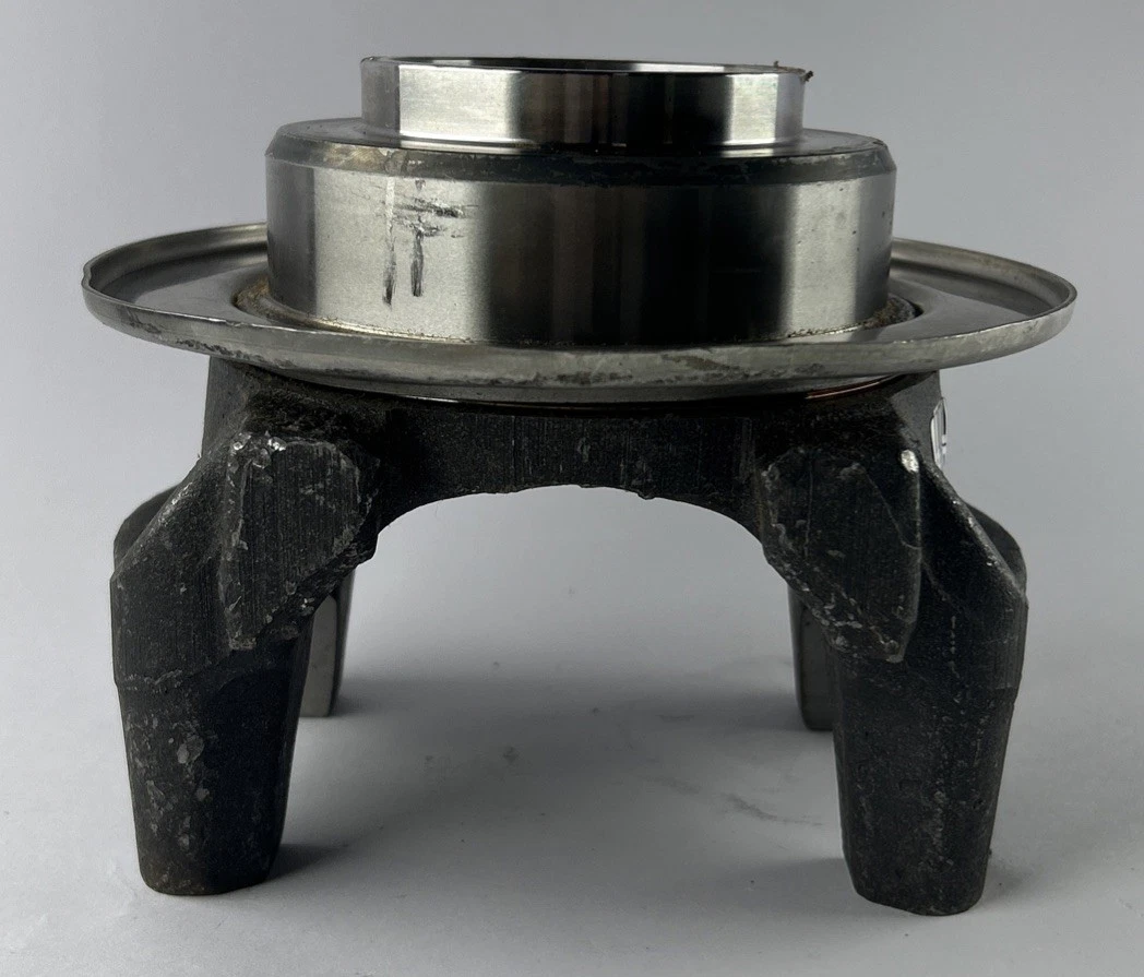 SP 250 4 951 1X End Yoke Assembly photo 2