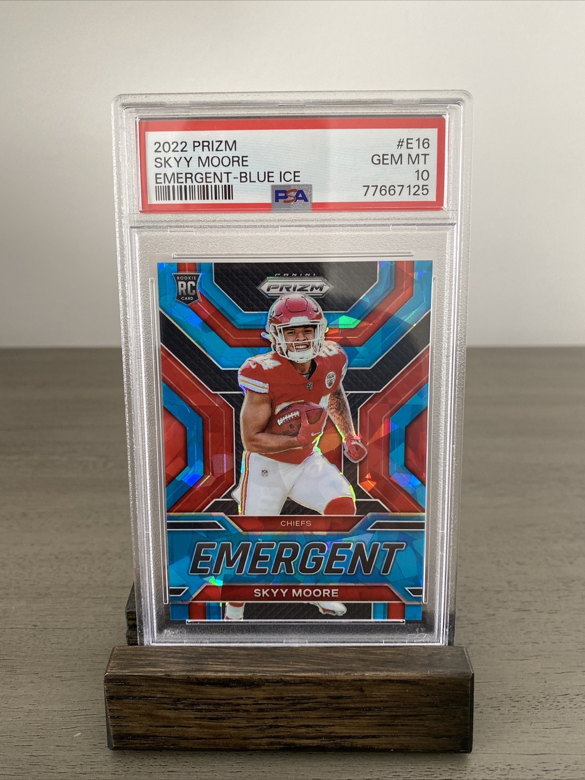 2022 Prizm PRIZM Emergent Blue Ice Skyy Moore RC /99 KC CHIEFS PSA 10 Pop 3