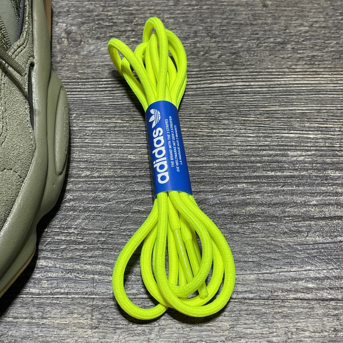 Adidas Originals Mens Size 11 Ozweego Trace Cargo Sneakers Shoes