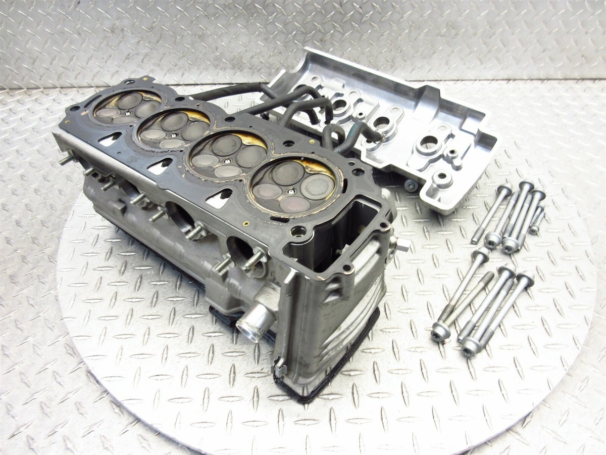 ま BMW M5 S63B44B RIGHT CYLINDER HEAD 1-4 RE-CONDITIONED